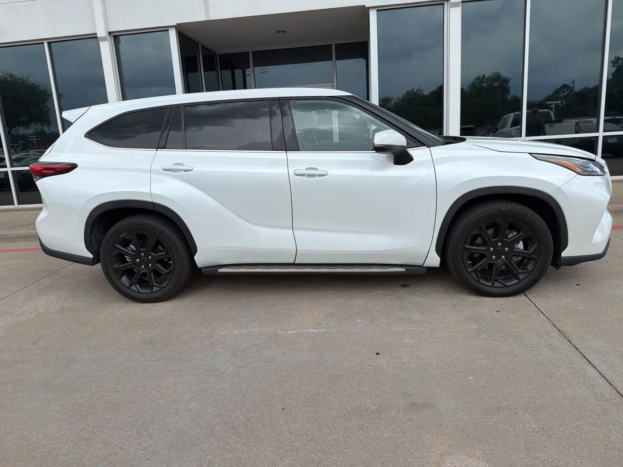 2022 Toyota Highlander LE Hurst TX