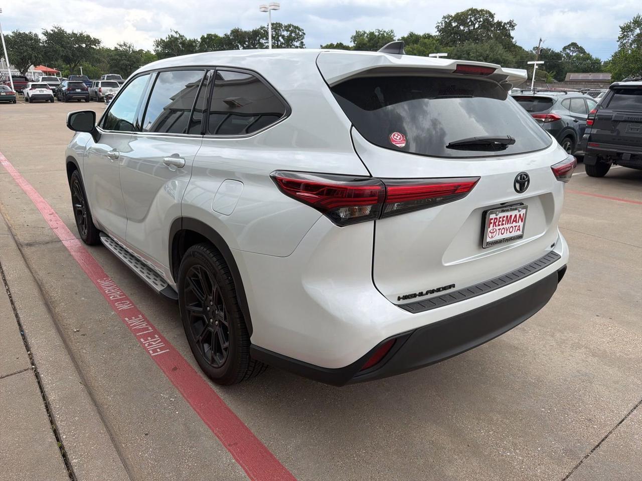 2022 Toyota Highlander LE Hurst TX