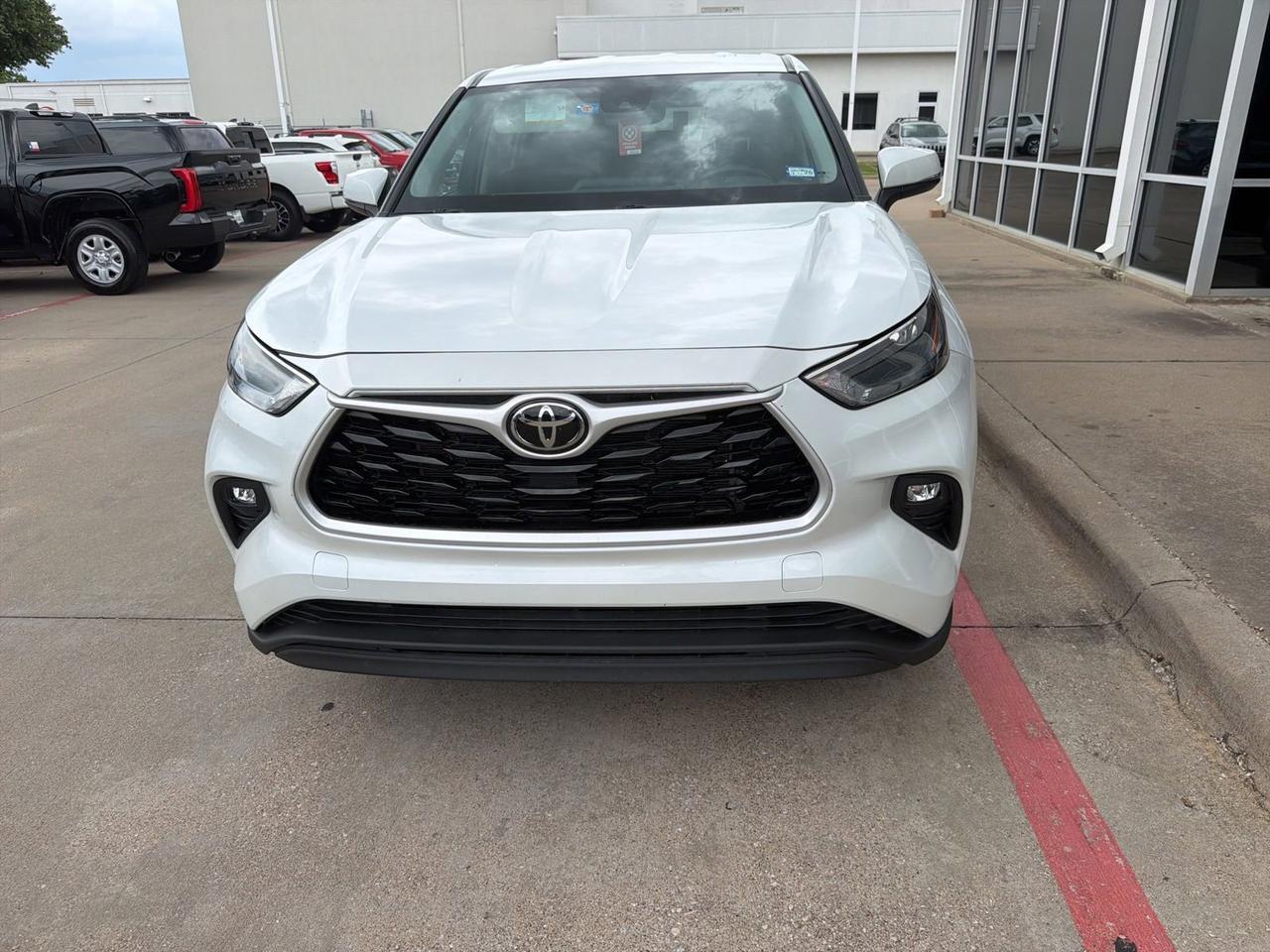 2022 Toyota Highlander LE Hurst TX