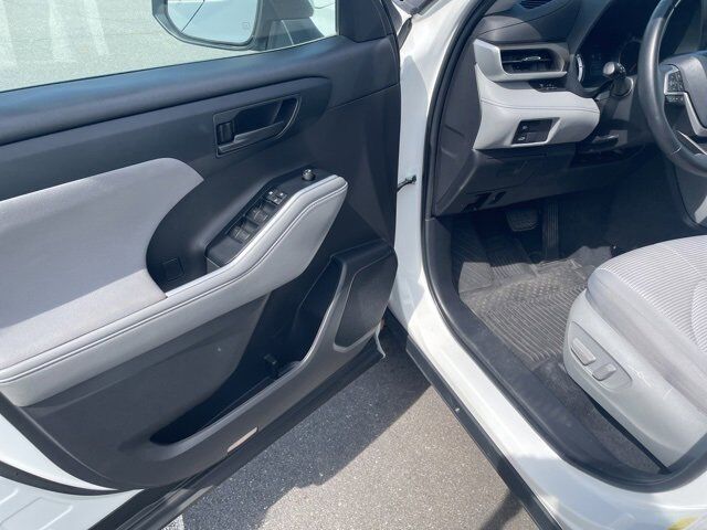 2022 Toyota Highlander LE North Attleboro MA