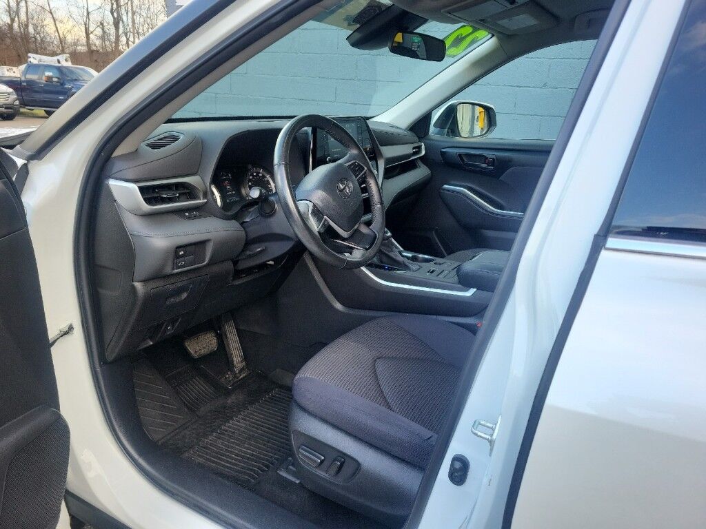 2022 Toyota Highlander LE Owego NY