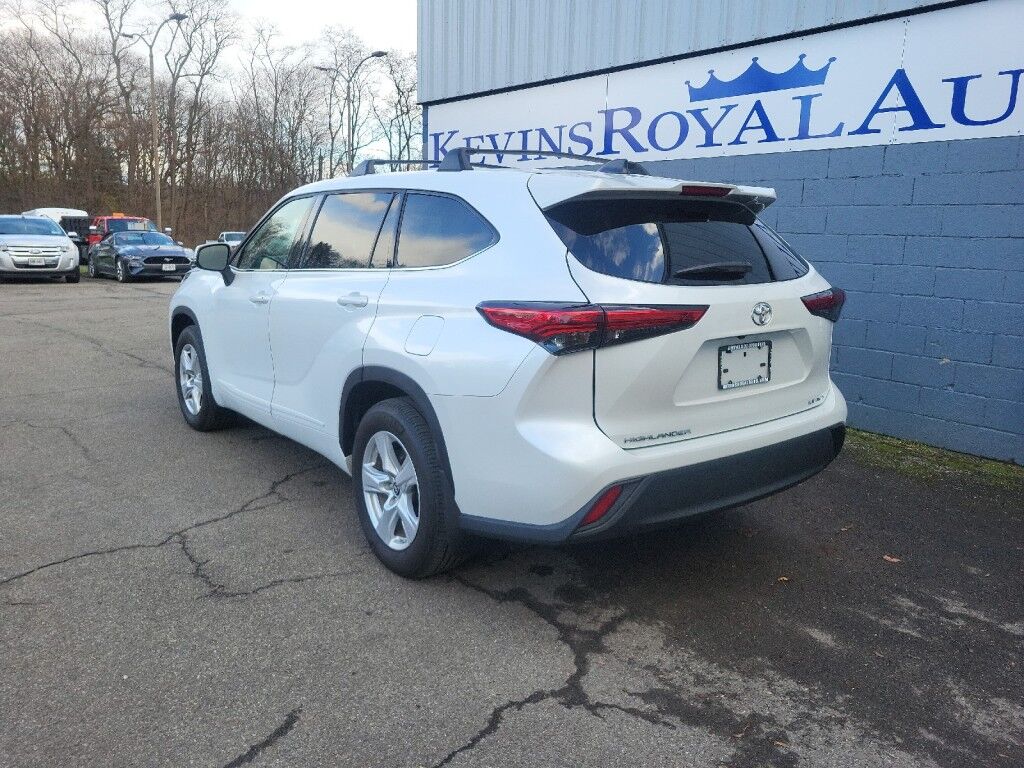 2022 Toyota Highlander LE Owego NY