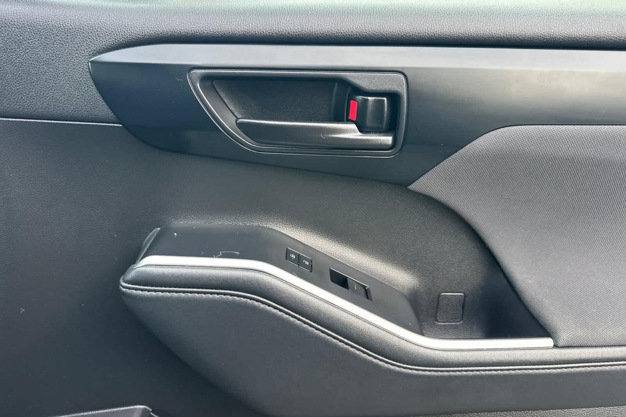 2022 Toyota Highlander LE Roseville CA