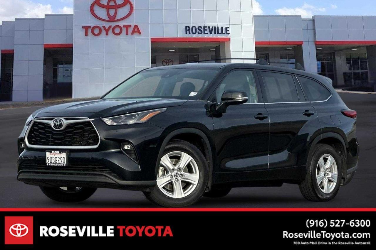 2022 Toyota Highlander LE