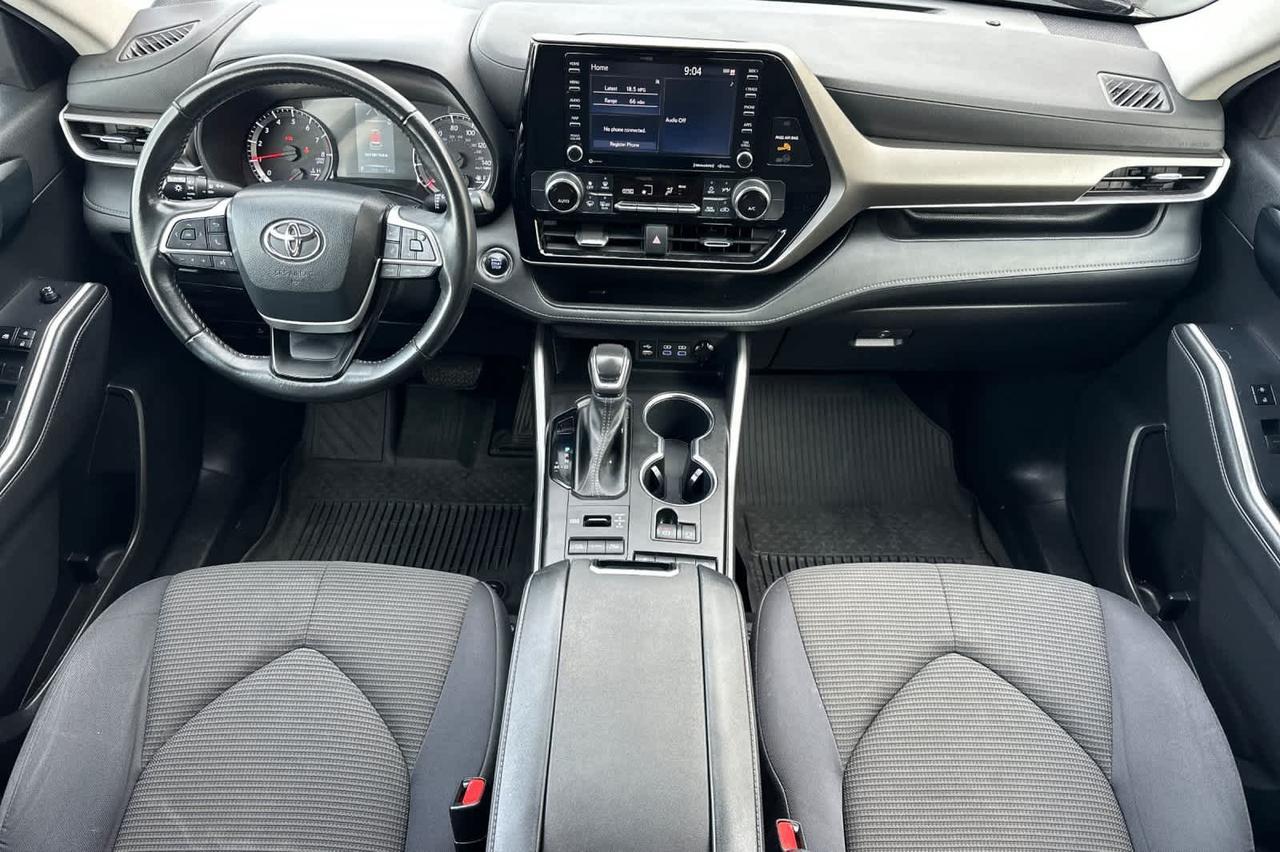 2022 Toyota Highlander LE