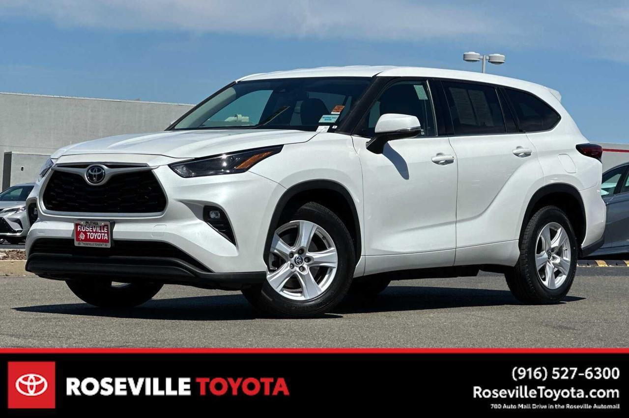 2022 Toyota Highlander LE