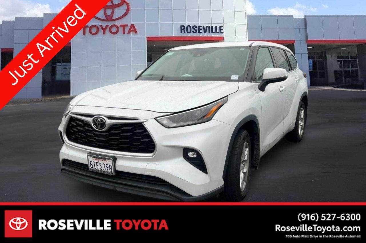 2022 Toyota Highlander LE