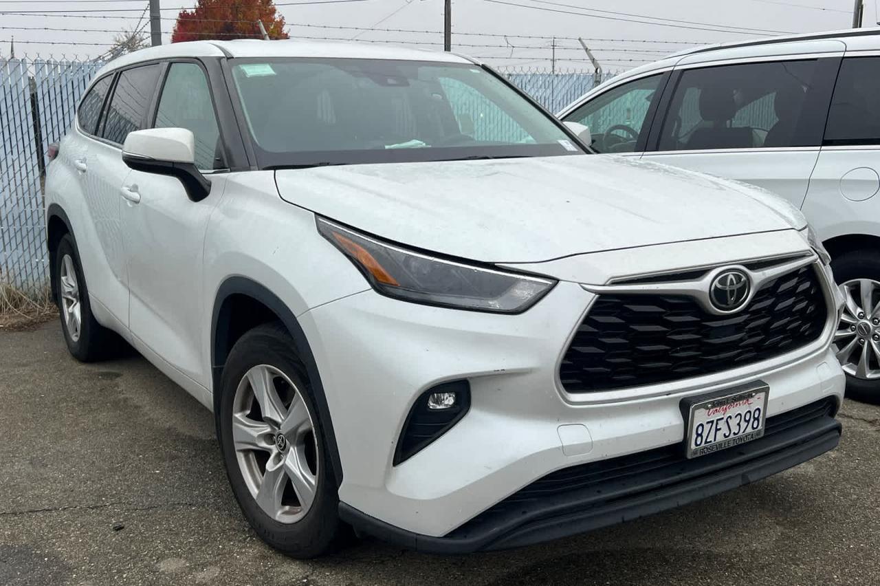 2022 Toyota Highlander LE