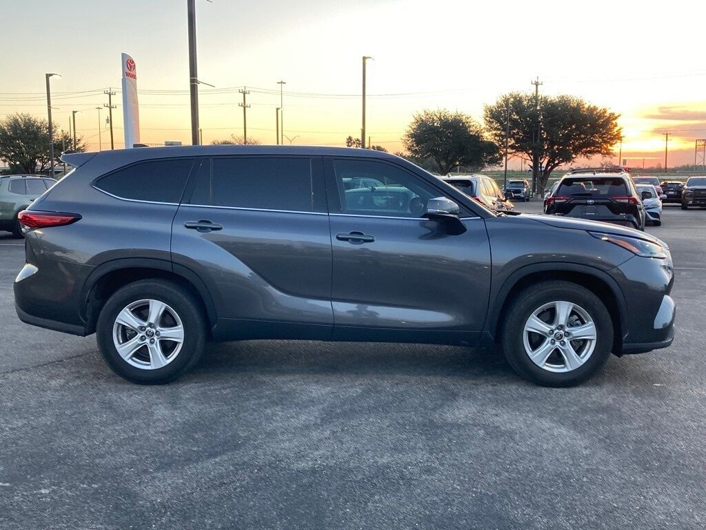 2022 Toyota Highlander LE San Antonio TX