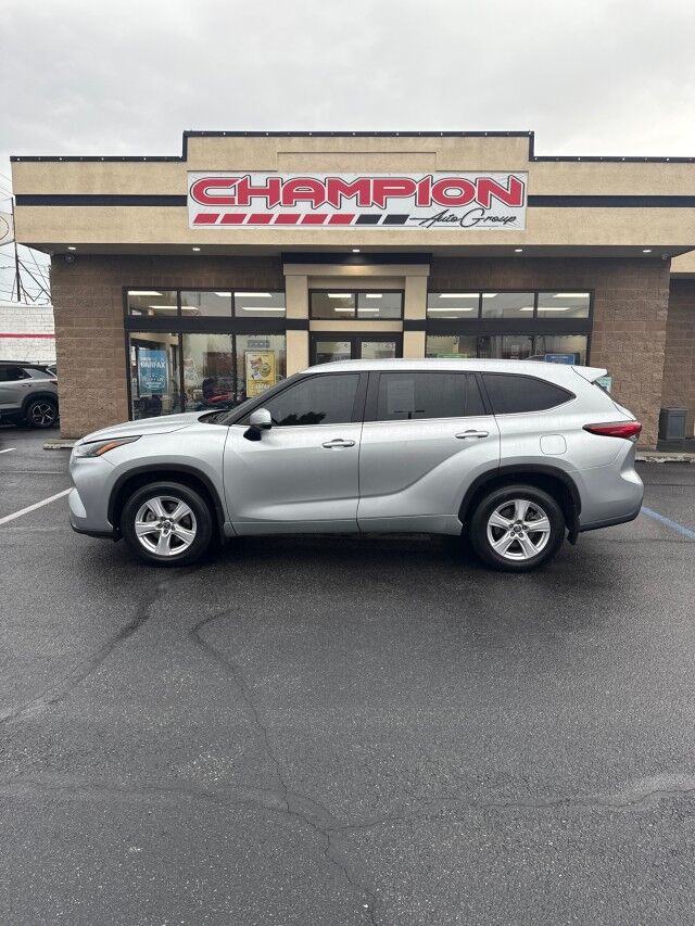 2022 Toyota Highlander LE