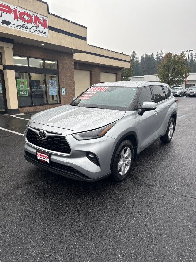 2022 Toyota Highlander LE