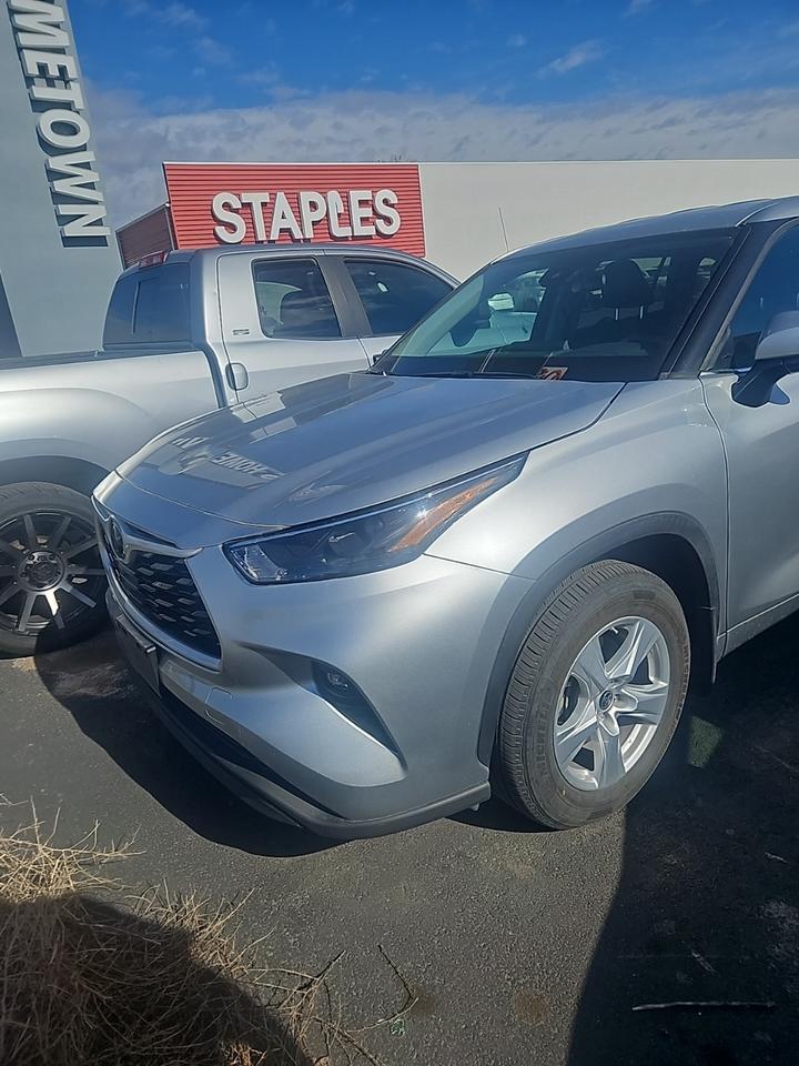 2022 Toyota Highlander LE