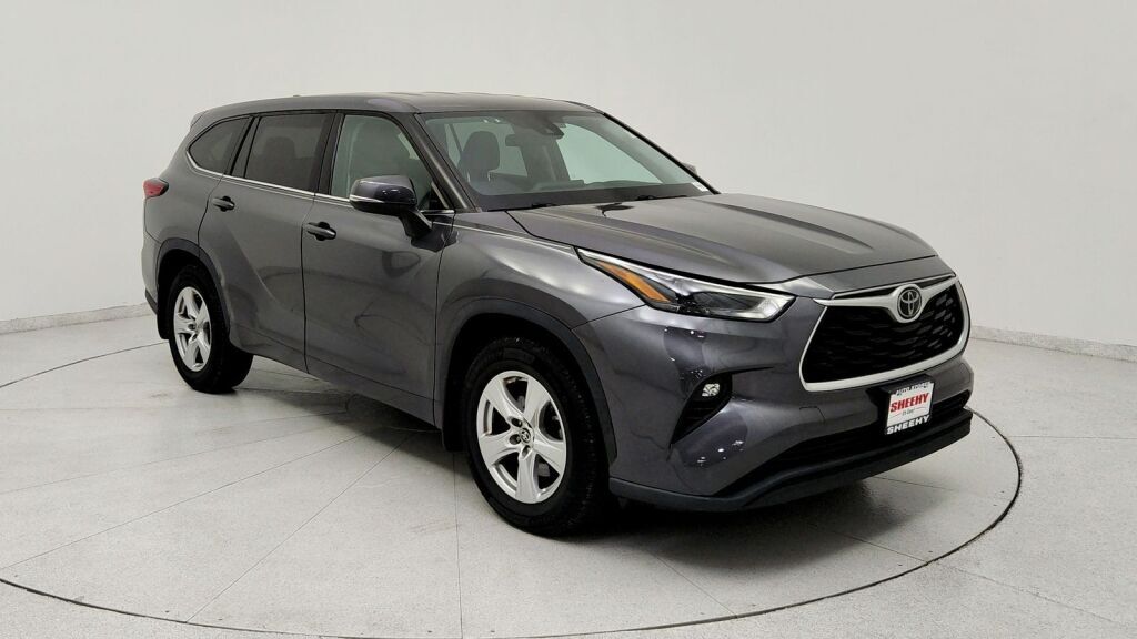 2022 Toyota Highlander LE