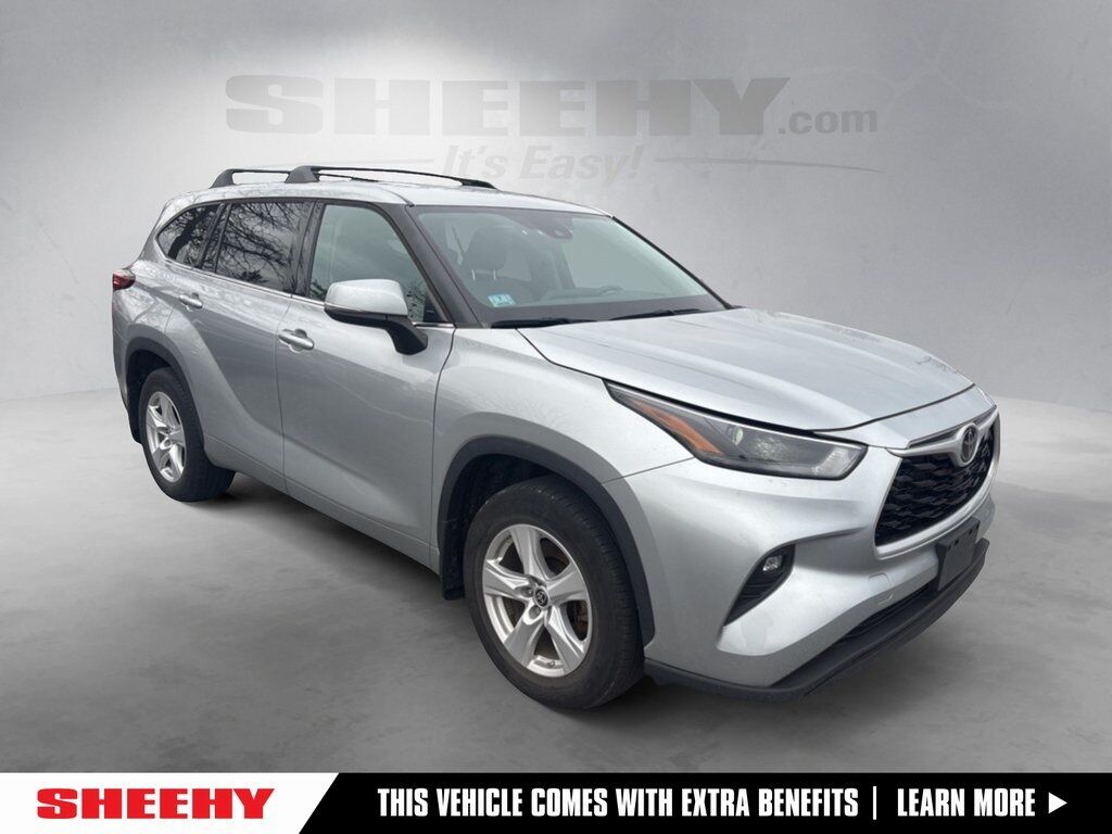 2022 Toyota Highlander LE