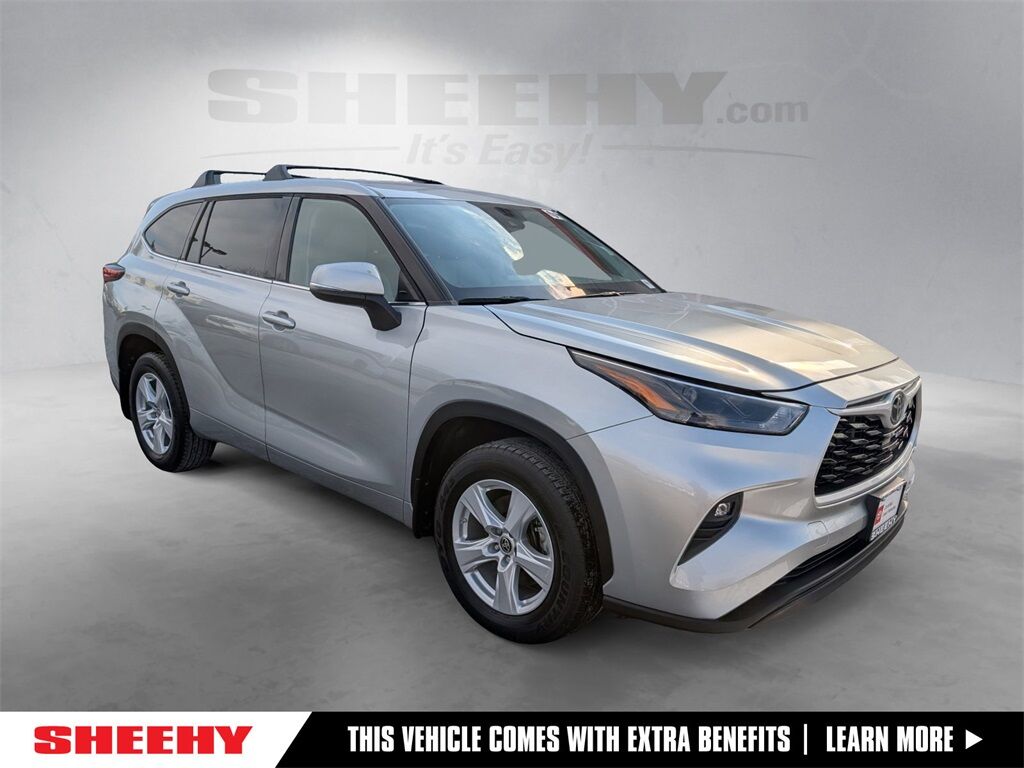 2022 Toyota Highlander LE