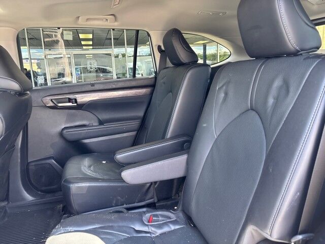 2022 Toyota Highlander Limited Cleveland OH