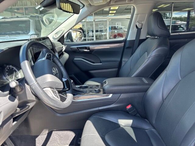 2022 Toyota Highlander Limited Cleveland OH