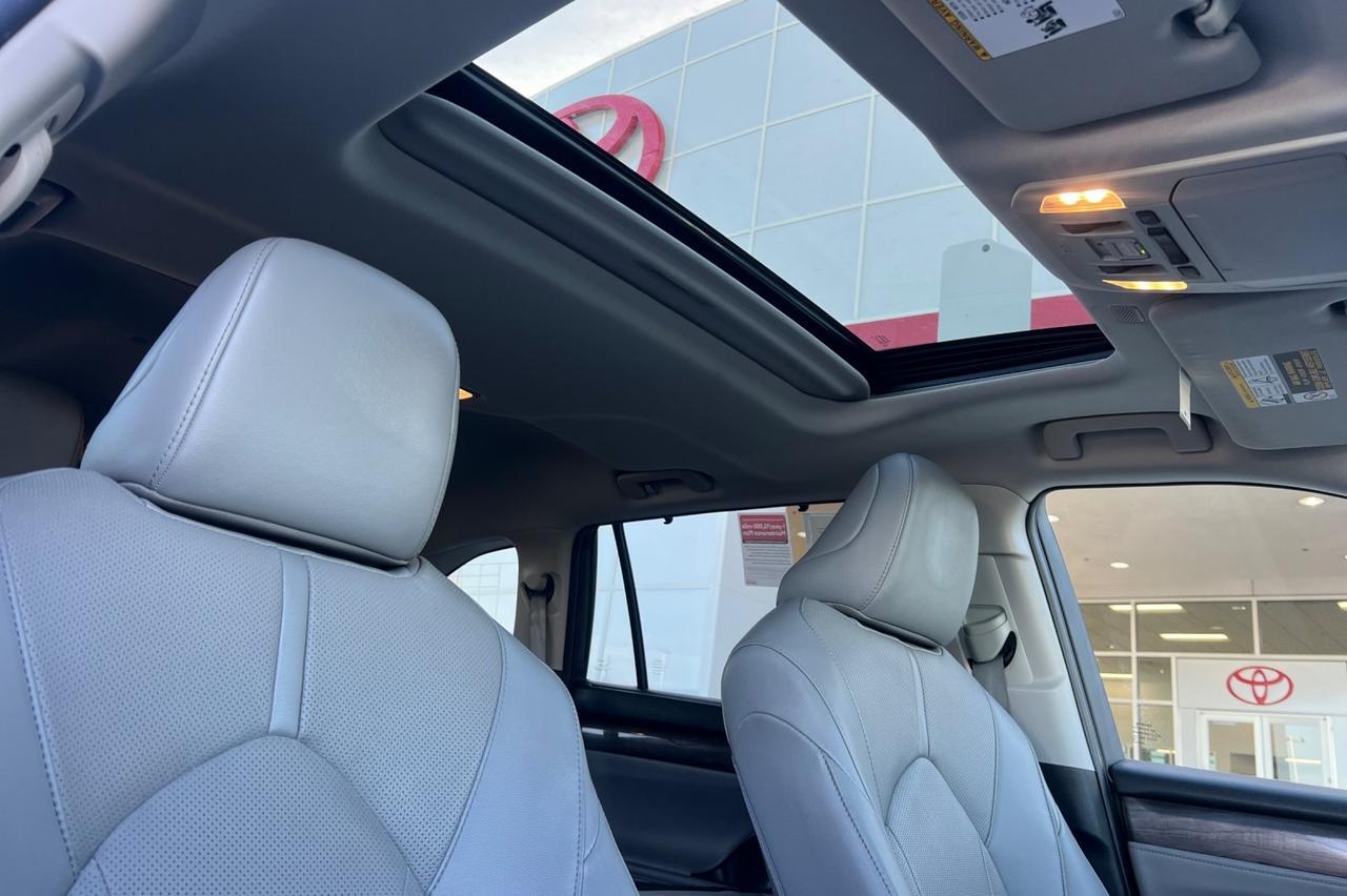 2022 Toyota Highlander Limited Ontario OR