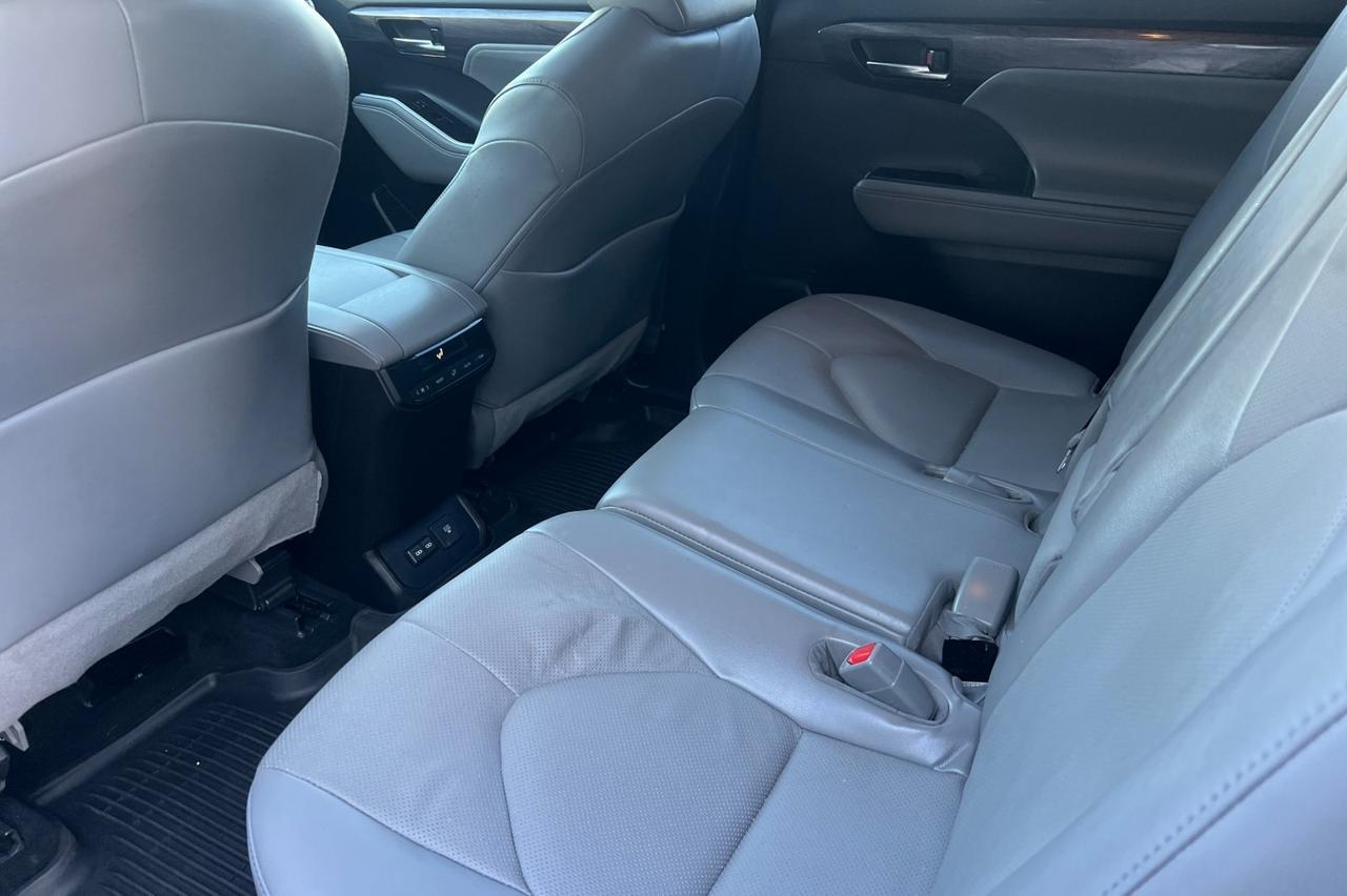 2022 Toyota Highlander Limited Ontario OR