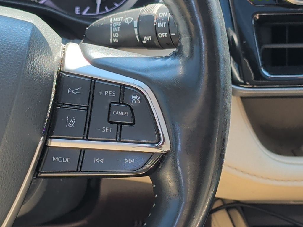 2022 Toyota Highlander Limited Worcester MA