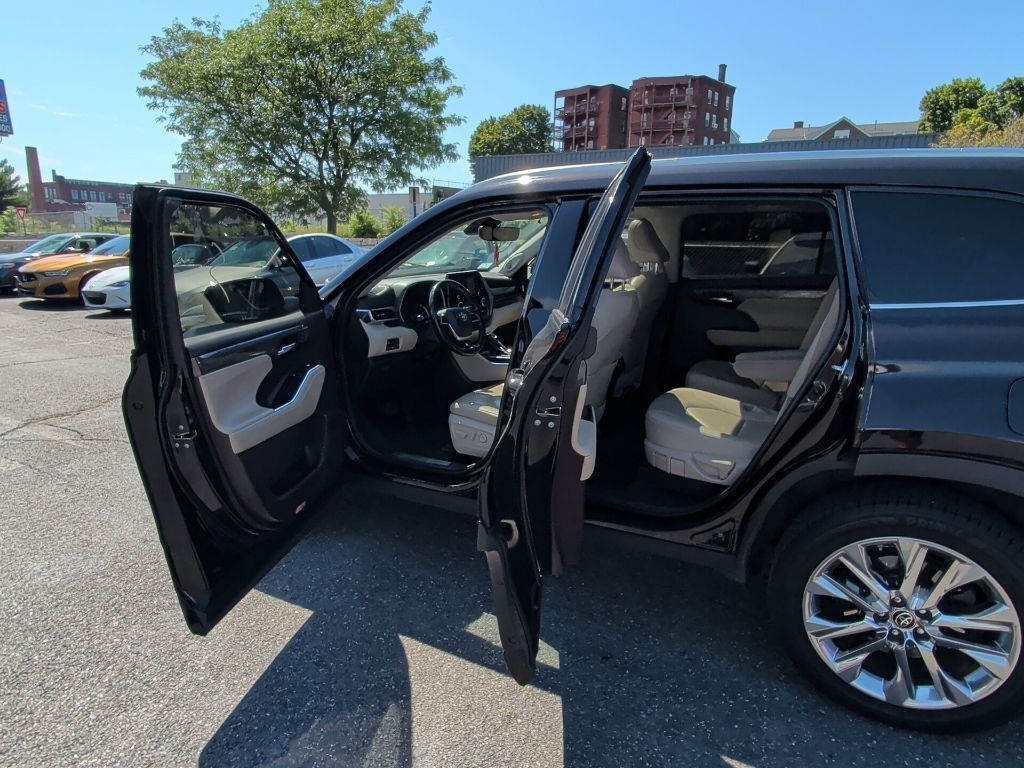 2022 Toyota Highlander Limited Worcester MA