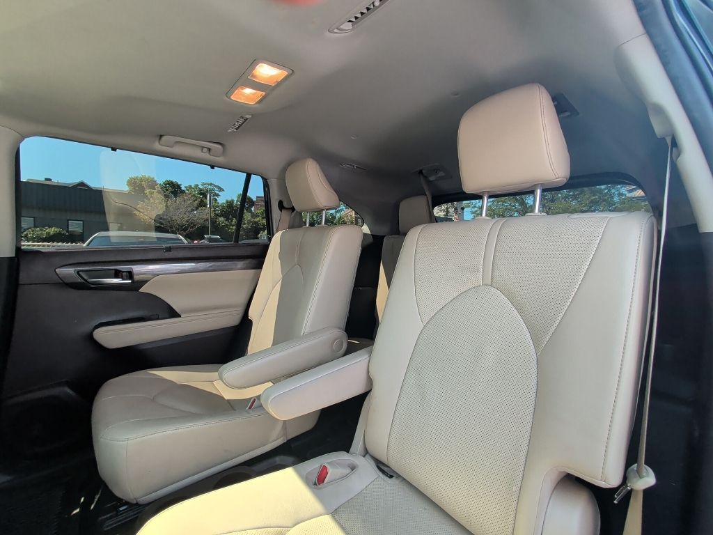 2022 Toyota Highlander Limited Worcester MA