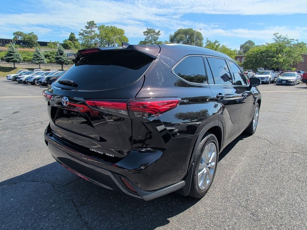 2022 Toyota Highlander Limited Worcester MA