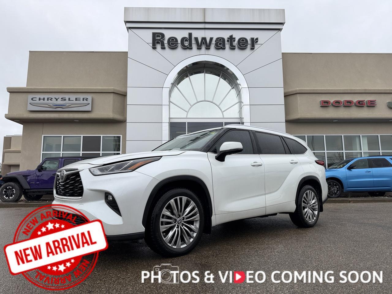 2022 Toyota Highlander Platinum AWD | Low KMs | V6 | Leather | Pano Moonroof | Touchscreen | JBL Audio | Power Liftgate