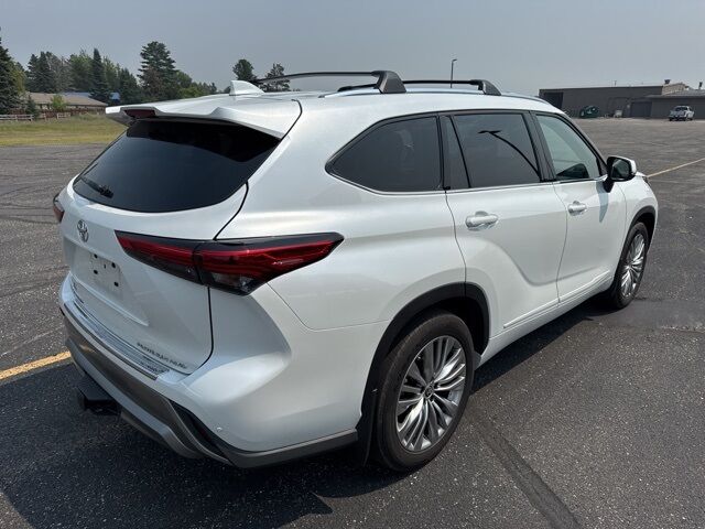 2022 Toyota Highlander Platinum Pine River MN