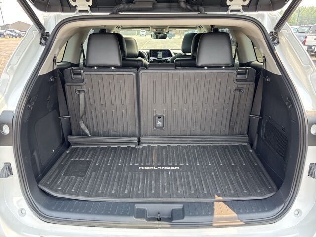 2022 Toyota Highlander Platinum Pine River MN
