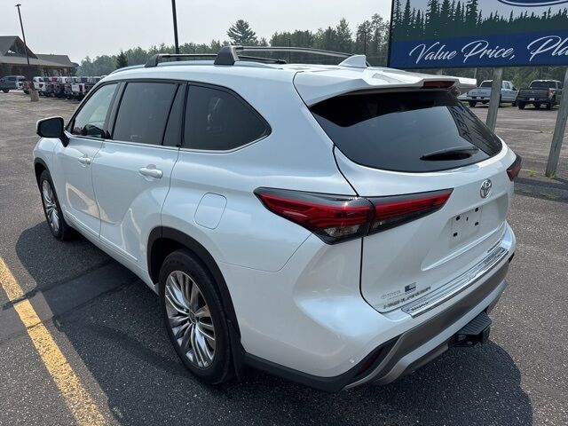 2022 Toyota Highlander Platinum Pine River MN