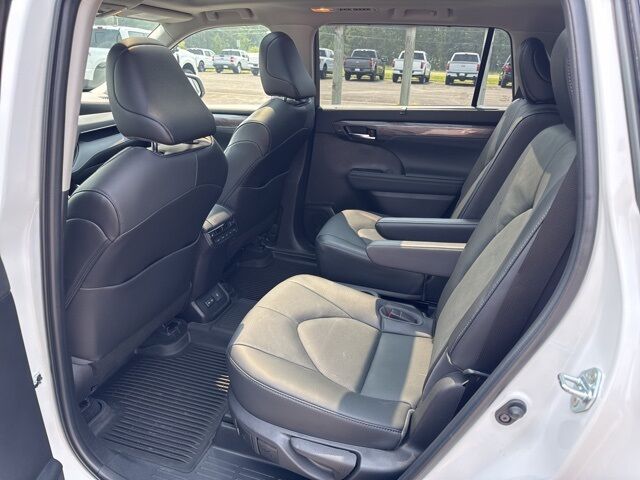 2022 Toyota Highlander Platinum Pine River MN