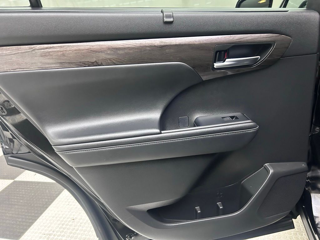 2022 Toyota Highlander Platinum Portland OR