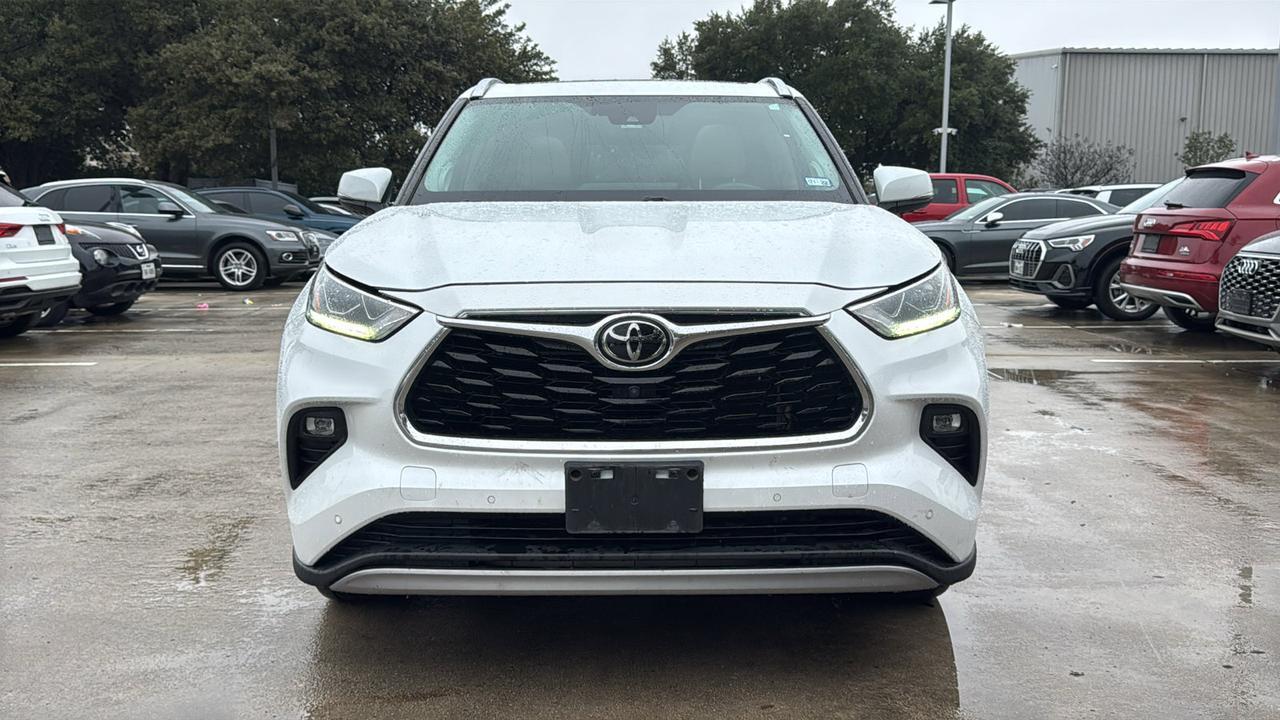 2022 Toyota Highlander Platinum