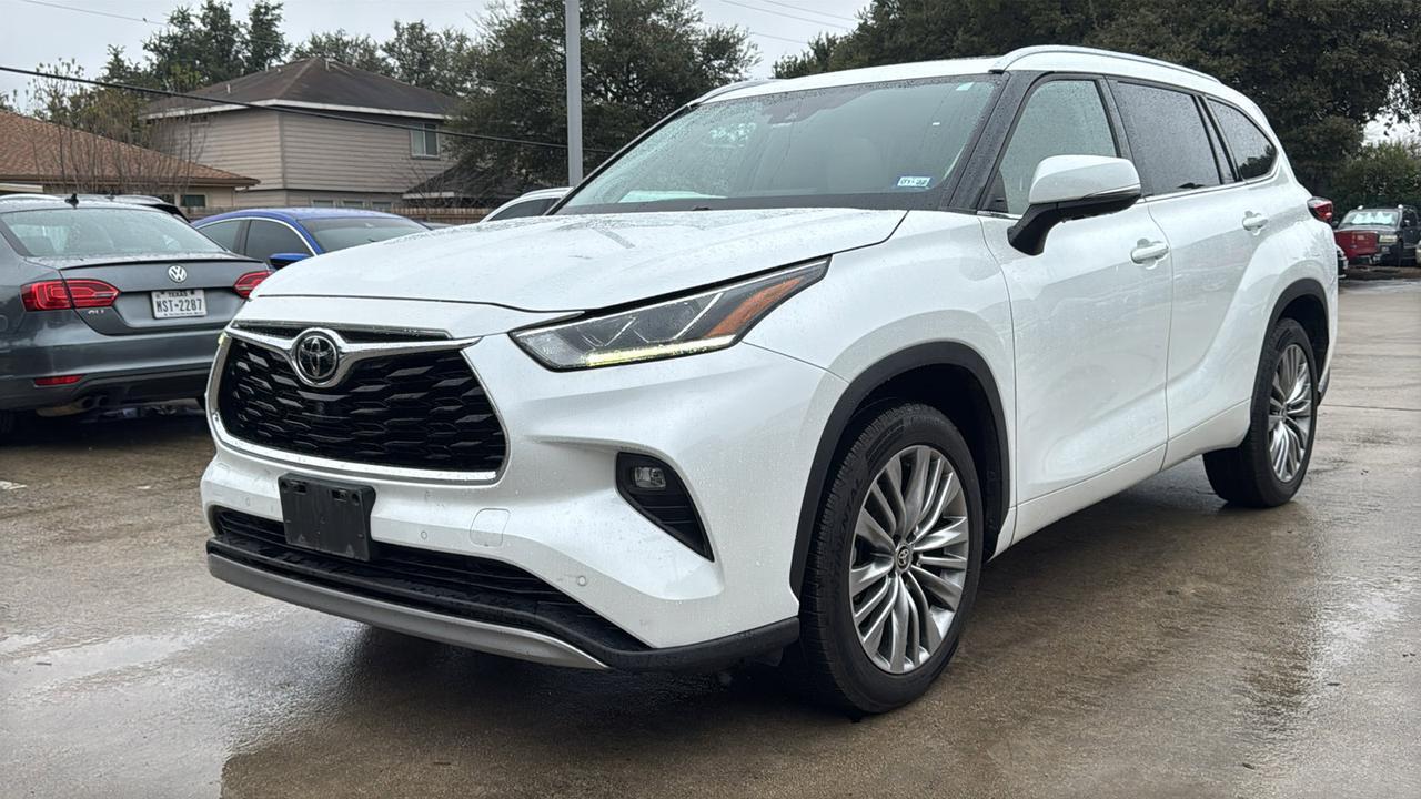 2022 Toyota Highlander Platinum