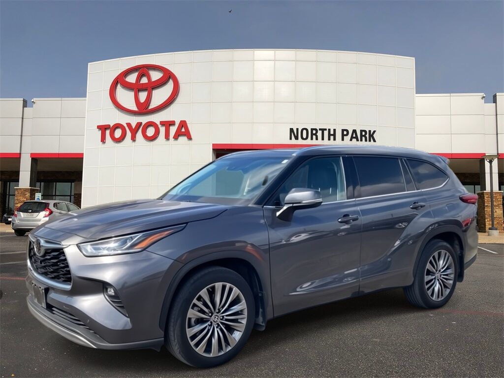 2022 Toyota Highlander Platinum