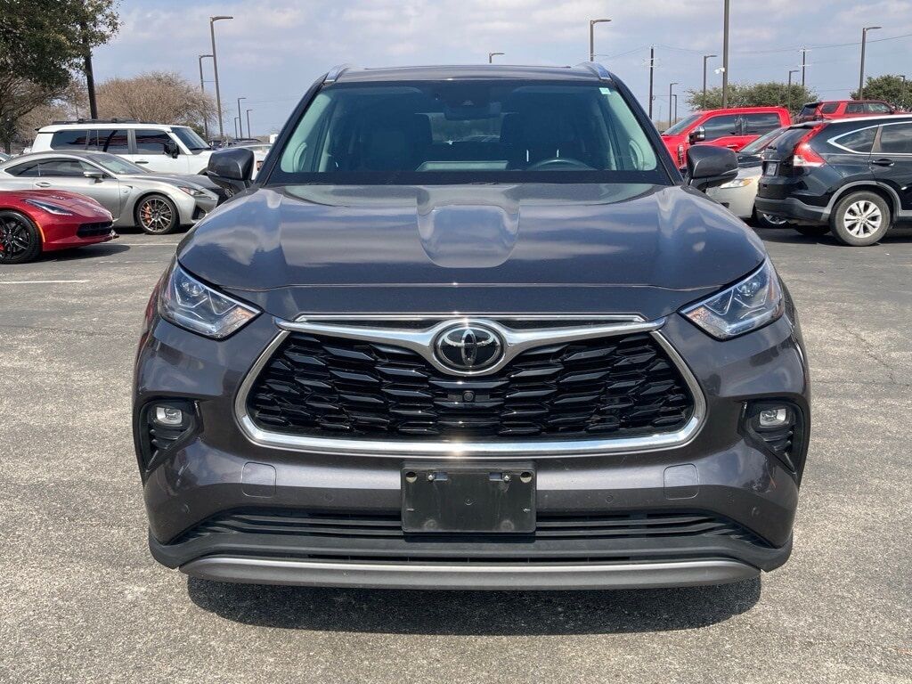 2022 Toyota Highlander Platinum