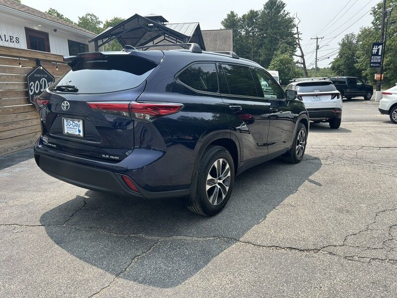 2022 Toyota Highlander XLE - LOW MILES - 8 PASSENGER - LEATHER Whitinsville MA