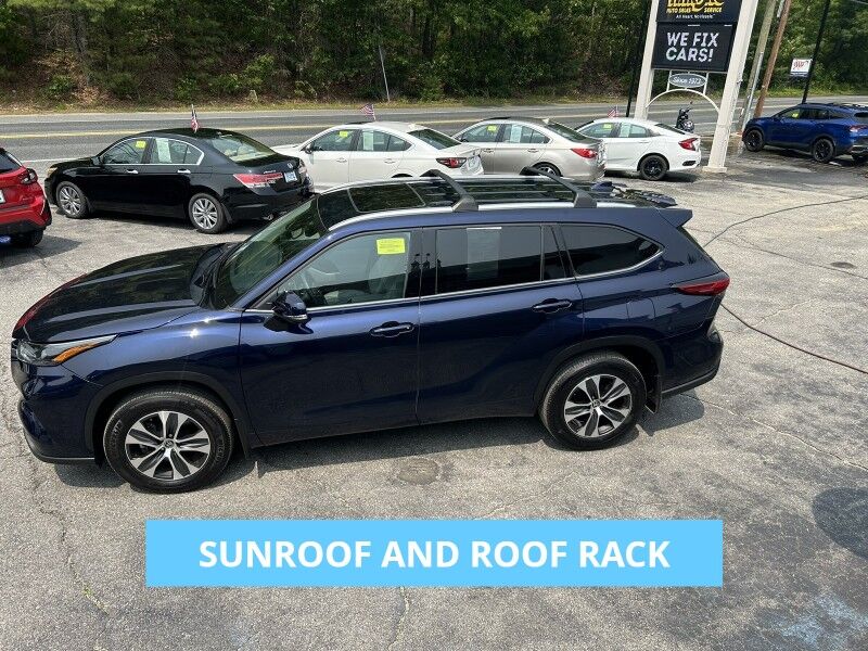 2022 Toyota Highlander XLE - LOW MILES - 8 PASSENGER - LEATHER Whitinsville MA
