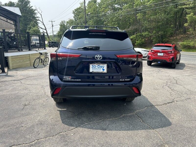 2022 Toyota Highlander XLE - LOW MILES - 8 PASSENGER - LEATHER Whitinsville MA