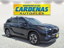 2022_Toyota_Highlander_XLE_ McAllen TX