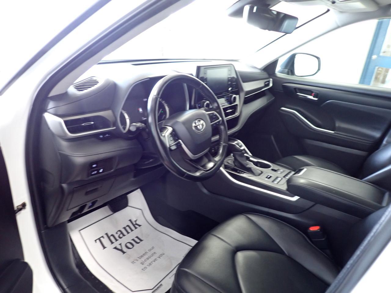2022 Toyota Highlander XLE AWD LEATHER SUNROOF NAVI Listowel ON