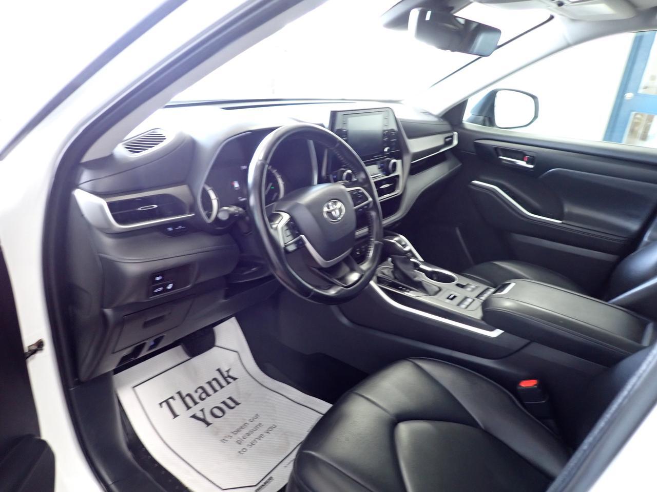 2022 Toyota Highlander XLE AWD LEATHER SUNROOF NAVI Listowel ON