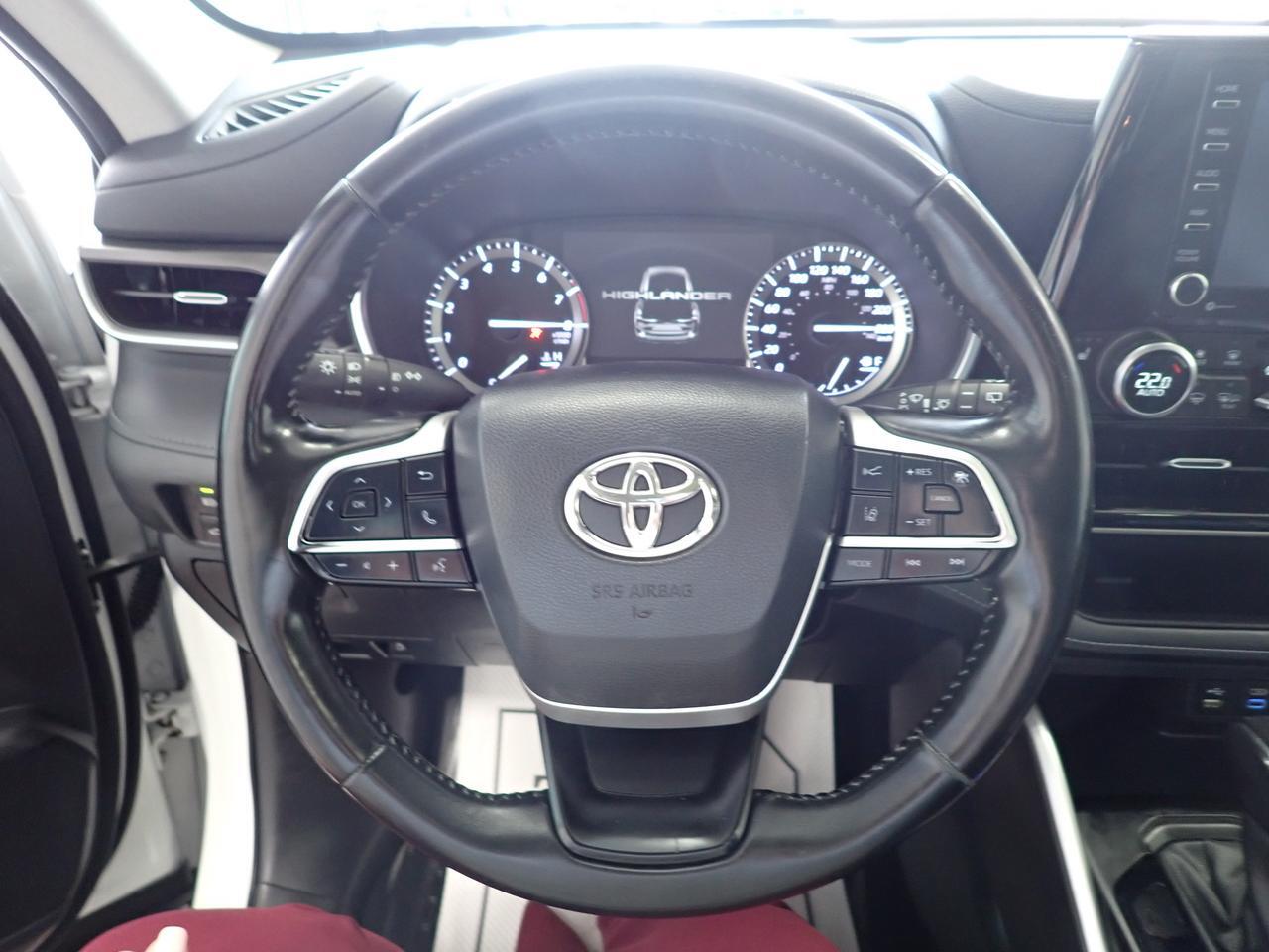 2022 Toyota Highlander XLE AWD LEATHER SUNROOF NAVI Listowel ON