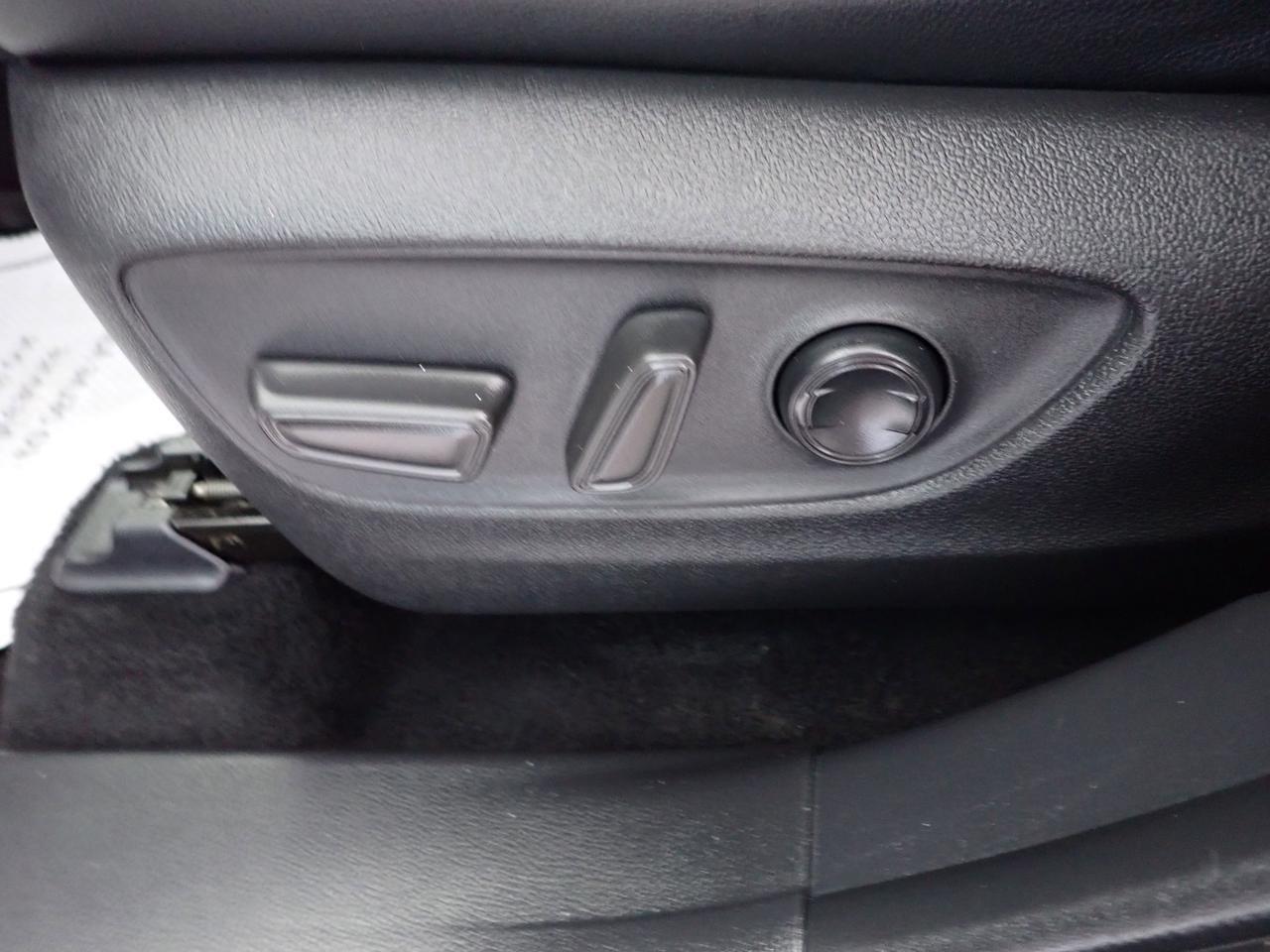 2022 Toyota Highlander XLE AWD LEATHER SUNROOF NAVI Listowel ON