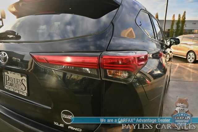 2022 Toyota Highlander XLE / AWD / Power & Heated Leather Seats / Sunroof / Adaptive Cruise / Lane Departure & Blind Spot Alert / Apple CarPlay & Android Auto / Backup Camera / Rear Captain Chairs / 3rd Row / Seats 7 / 1-Owner Anchorage AK