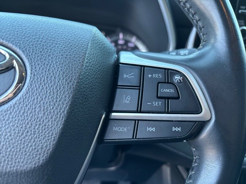 2022 Toyota Highlander XLE AWD w/LEATHER & SUNROOF Seffner FL