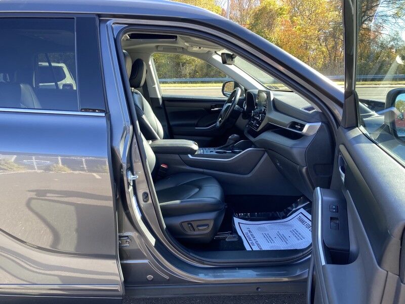 2022 Toyota Highlander XLE Bristol  PA