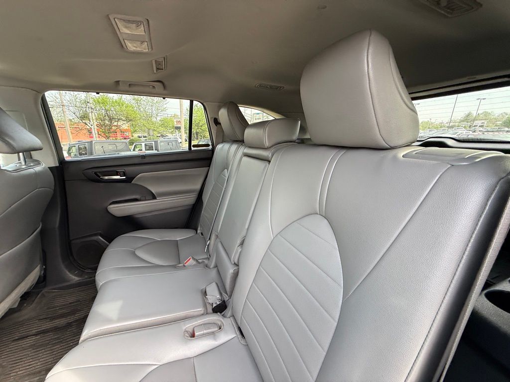 2022 Toyota Highlander XLE Crestwood KY