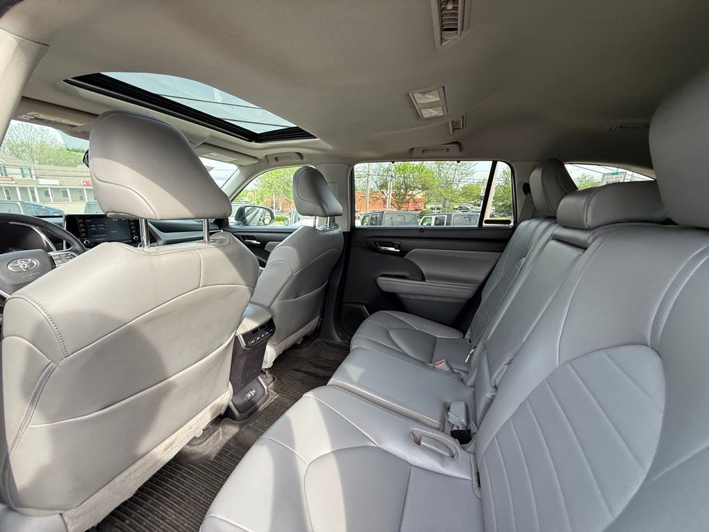 2022 Toyota Highlander XLE Crestwood KY